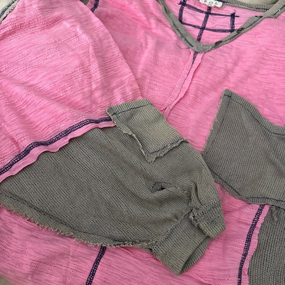 Oversized 2 tone top - Picture 4 of 5